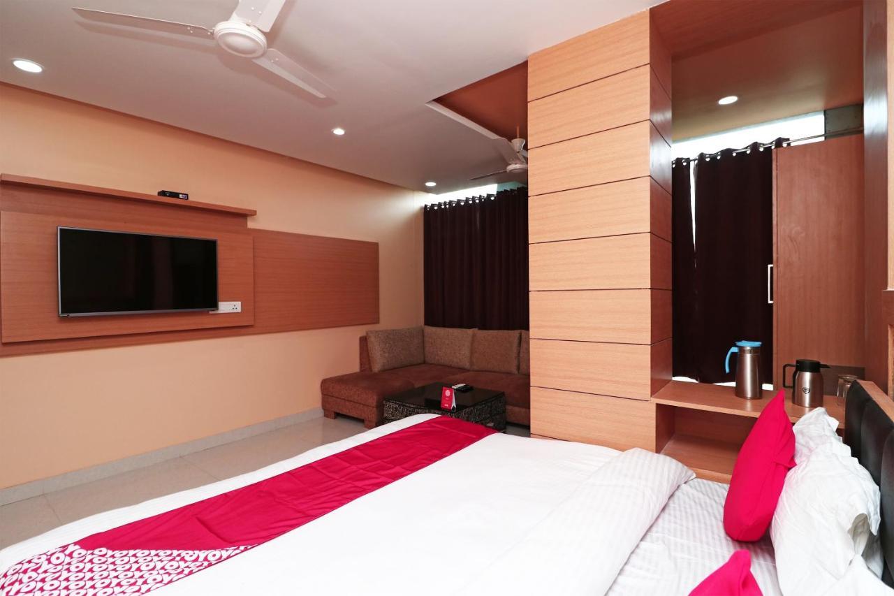 Capital O Hotel Sapphire Inn Gorakhpur Exterior foto